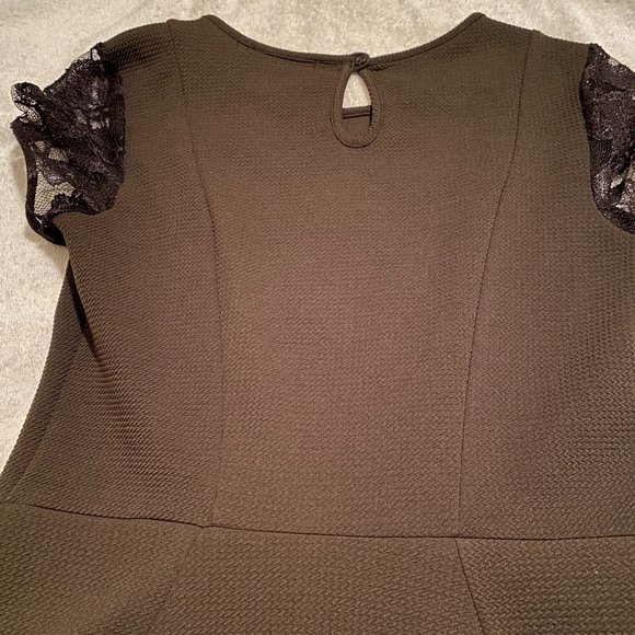 Casual dress - Picture 7 of 9